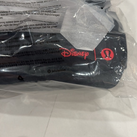 Disney x lululemon everywhere belt bag NWT - Picture 8 of 8